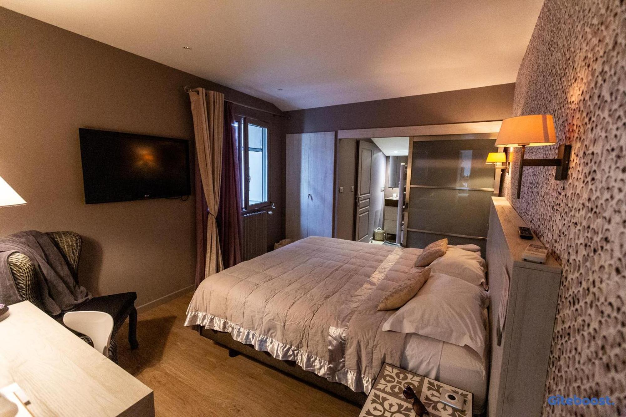 Le Val Des Sens Hotell Chatte Eksteriør bilde