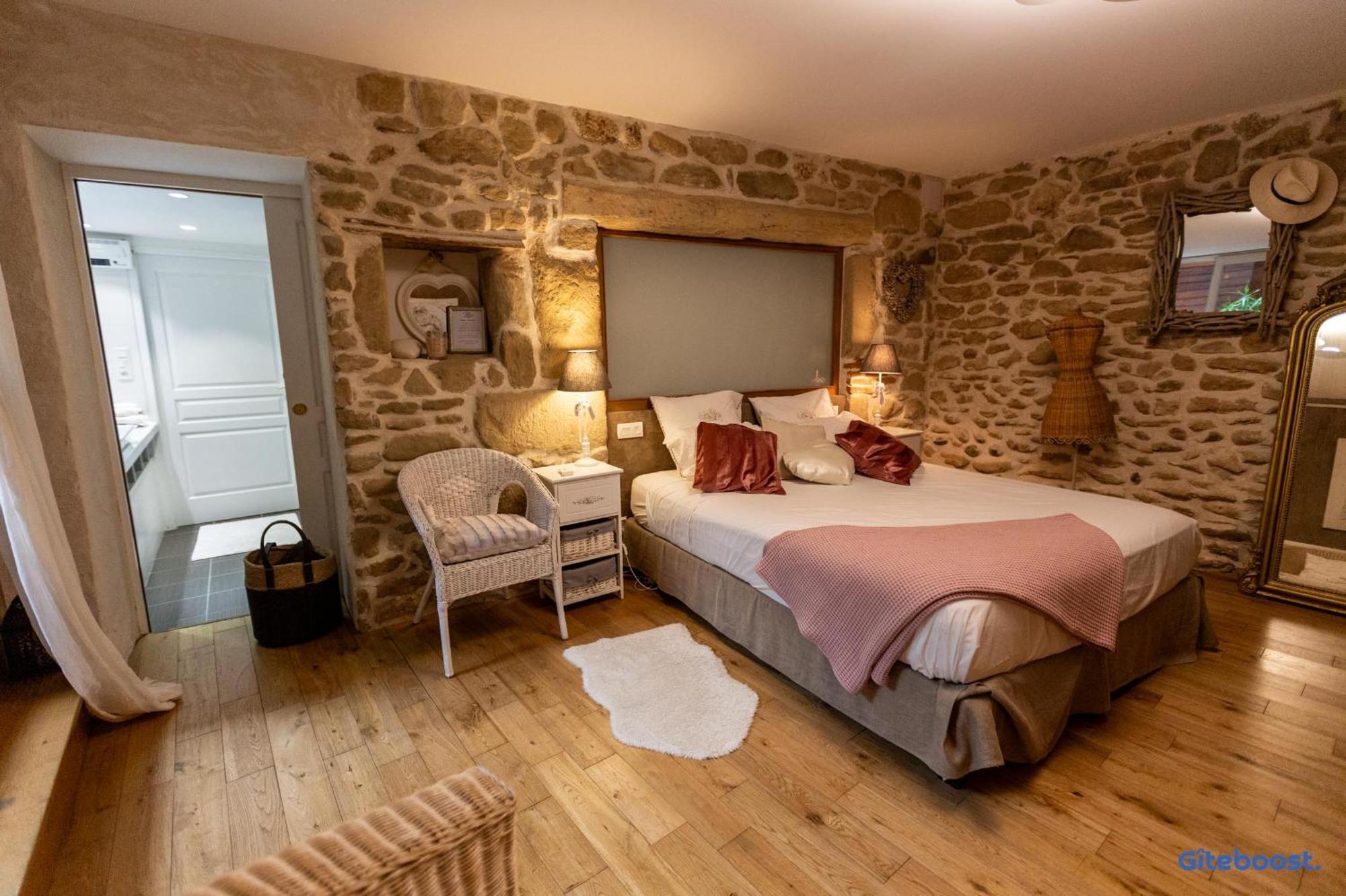 Le Val Des Sens Hotell Chatte Eksteriør bilde